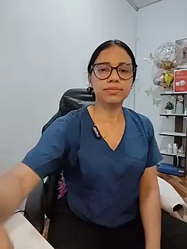 alanahot94 online show from June 6, 1:00 am