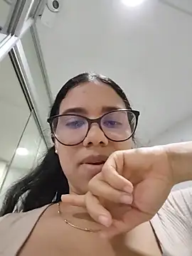 alanahot94 online show from June 7, 12:37 am