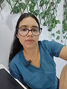 alanahot94 online show from June 21, 9:06 pm