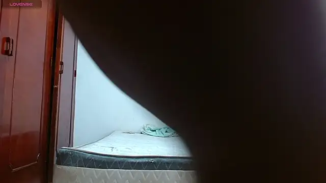Snapshot of Aurora-Vixen69 chatting on May 10, 8:19 am Aurora-Vixen69 online show from May 10, 8:19 am