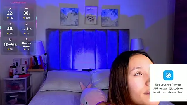 Snapshot of Victoria_Hils chatting on June 6, 4:23 pm Victoria Hils online show from June 6, 4:23 pm