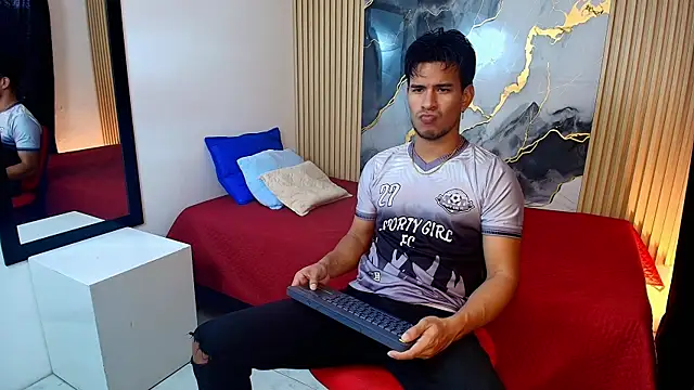 Snapshot of JacobWolf__ chatting on May 31, 7:37 pm JacobWolf online show from May 31, 7:37 pm