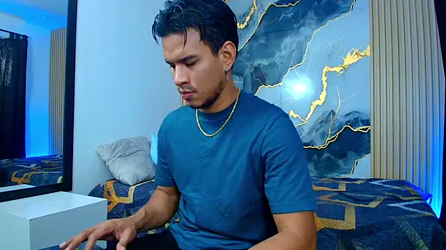 Snapshot of JacobWolf__ chatting on June 8, 6:52 pm JacobWolf online show from June 8, 6:52 pm