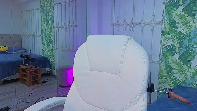 Snapshot of baby_julieta00 chatting on May 19, 4:41 am baby julieta00 online show from May 19, 4:41 am