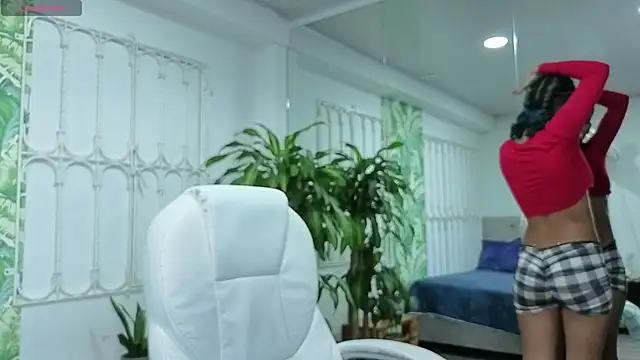 Snapshot of baby_julieta00 chatting on June 5, 12:22 pm baby julieta00 online show from June 5, 12:22 pm