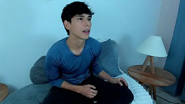 Snapshot of jacob_colliins chatting on May 10, 2:50 am jacob colliins online show from May 10, 2:50 am
