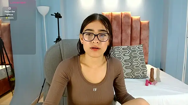 Snapshot of drilau_18 chatting on May 21, 4:41 am drilau 18 online show from May 21, 4:41 am