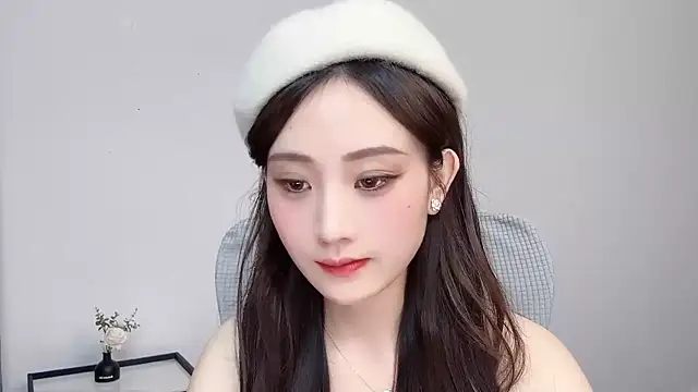  222Mia online show from May 25, 2:23 pm