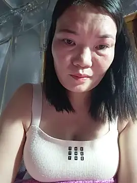 Snapshot of -Trici- chatting on June 6, 10:14 pm -Trici- online show from June 6, 10:14 pm