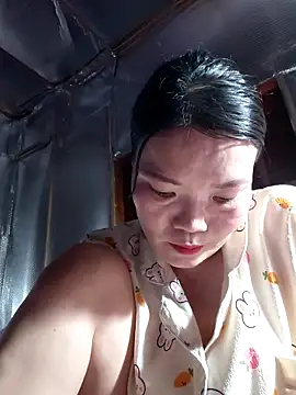 Snapshot of -Trici- chatting on June 9, 8:48 am -Trici- online show from June 9, 8:48 am