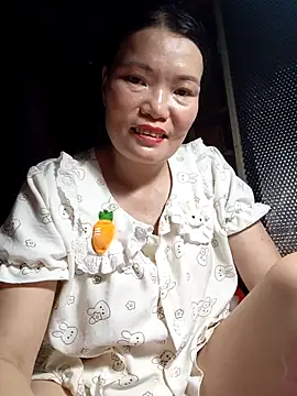 Snapshot of -Trici- chatting on June 15, 5:09 am -Trici- online show from June 15, 5:09 am