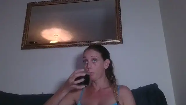 LouiseLovell online show from July 11, 9:05 pm