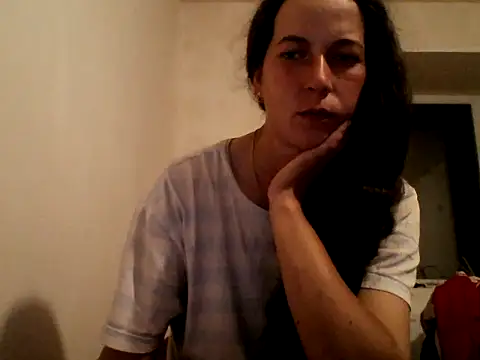 Snapshot of DanicaFey chatting on May 15, 6:37 pm DanicaFey online show from May 15, 6:37 pm