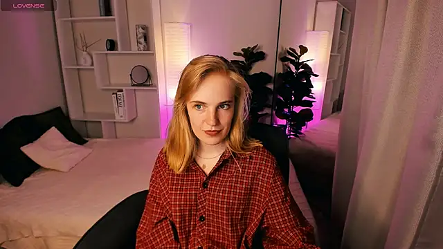 Snapshot of IrmaRonn chatting on June 3, 2:33 pm IrmaRonn online show from June 3, 2:33 pm