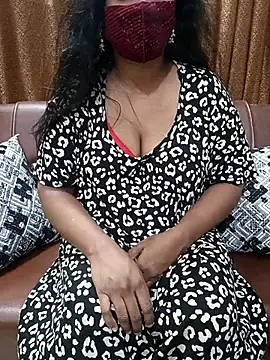 Snapshot of Ponaam-Babe chatting on May 8, 6:13 pm Ponaam-Babe online show from May 8, 6:13 pm