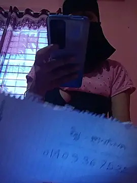 Snapshot of Nilpori2 chatting on June 8, 1:28 am Nilpori2 online show from June 8, 1:28 am