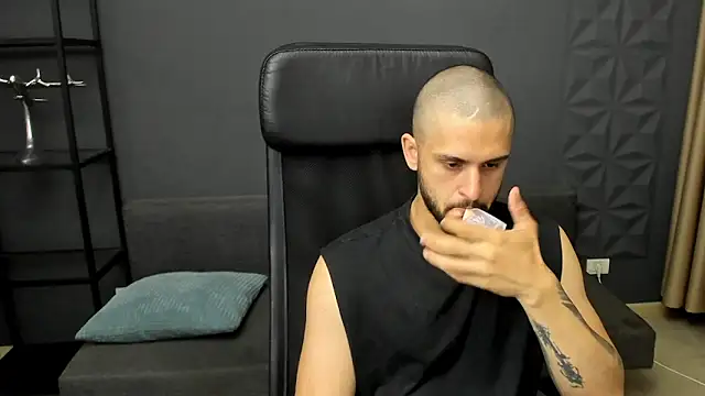 TroyWadee online show from June 10, 4:34 am