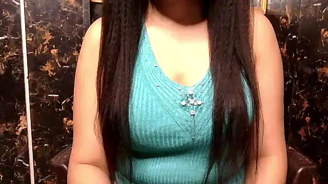 Snapshot of vamika-singh chatting on May 18, 9:26 am vamika-singh online show from May 18, 9:26 am