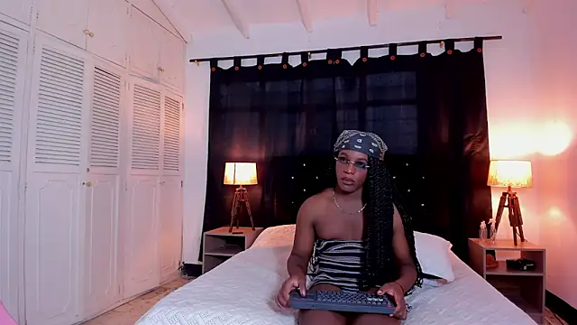 Snapshot of YasiryCoper chatting on June 14, 11:56 am YasiryCoper online show from June 14, 11:56 am