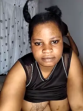 Snapshot of JuicyHoney_01 chatting on June 13, 5:05 am JuicyHoney 01 online show from June 13, 5:05 am