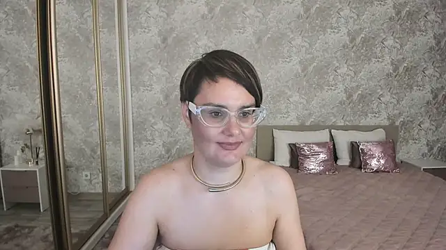 Snapshot of MayaNoire chatting on June 14, 7:38 pm MayaNoire online show from June 14, 7:38 pm