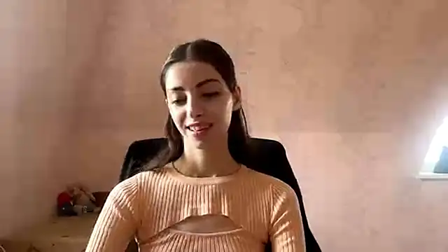 Snapshot of DrewMosen chatting on June 19, 8:18 am DrewMosen online show from June 19, 8:18 am