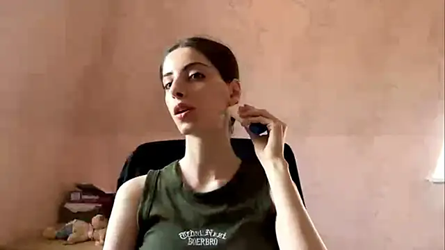 Snapshot of DrewMosen chatting on July 14, 7:13 am DrewMosen online show from July 14, 7:13 am