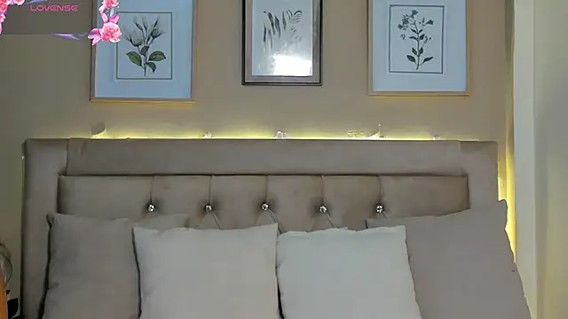 Snapshot of EmilyWinter_ chatting on May 30, 11:51 am EmilyWinter online show from May 30, 11:51 am