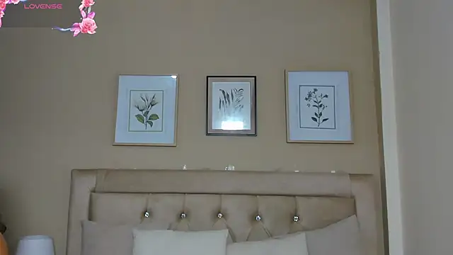 Snapshot of EmilyWinter_ chatting on June 3, 4:56 pm EmilyWinter online show from June 3, 4:56 pm