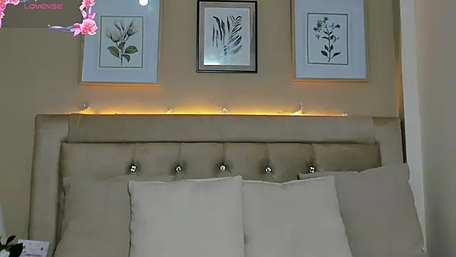 Snapshot of EmilyWinter_ chatting on June 11, 12:14 pm EmilyWinter online show from June 11, 12:14 pm