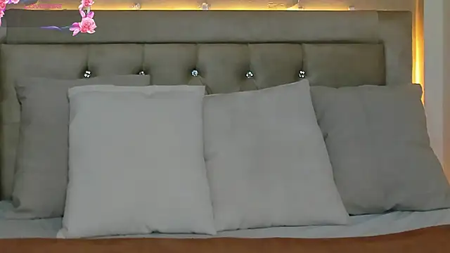 Snapshot of EmilyWinter_ chatting on June 14, 11:34 am EmilyWinter online show from June 14, 11:34 am