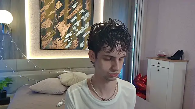 Snapshot of Bimbo_boy_ chatting on June 7, 1:15 pm Bimbo boy online show from June 7, 1:15 pm