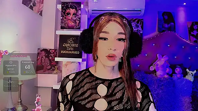Snapshot of Megaan_Dolll chatting on May 19, 8:26 pm Megaan Dolll online show from May 19, 8:26 pm