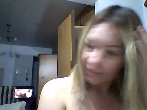 Snapshot of AllisonLove2 chatting on June 1, 1:40 am AllisonLove2 online show from June 1, 1:40 am