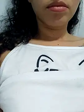 venuseyes25 online show from June 8, 4:13 am
