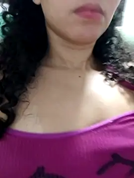 venuseyes25 online show from June 10, 5:28 am