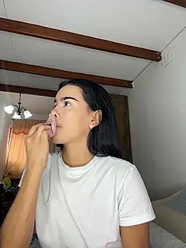 Melissa Rendon online show from June 2, 3:58 pm