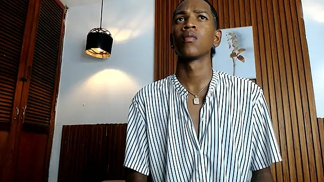 Snapshot of Afrowayuu chatting on June 1, 5:25 pm Afrowayuu online show from June 1, 5:25 pm