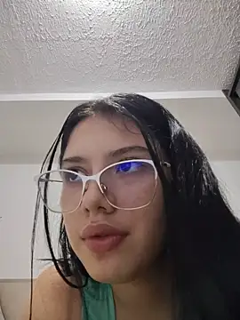 Snapshot of Daniand chatting on May 25, 3:45 am Daniand online show from May 25, 3:45 am