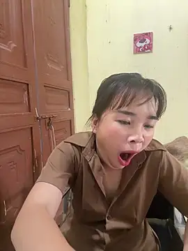 Lili 019 online show from May 28, 8:33 am