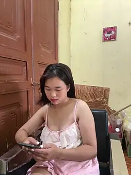 Lili 019 online show from May 31, 6:21 am