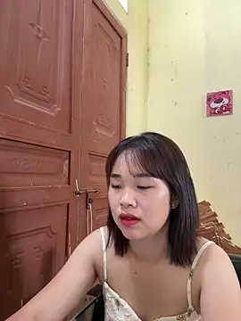 Lili 019 online show from June 2, 4:25 am