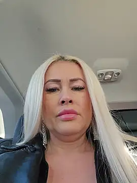 Snapshot of MILFBARBY chatting on February 22, 8:13 am MILFBARBY online show from February 22, 8:13 am