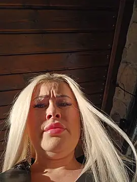 Snapshot of MILFBARBY chatting on February 26, 8:13 am MILFBARBY online show from February 26, 8:13 am