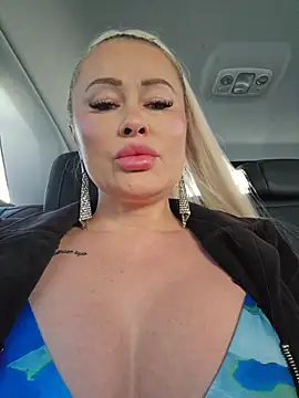 Snapshot of MILFBARBY chatting on April 18, 7:01 am MILFBARBY online show from April 18, 7:01 am