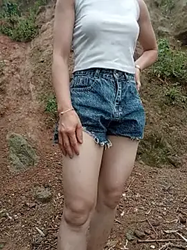 linhbaby01 online show from May 19, 1:56 am