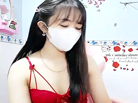 Snapshot of Emilysexy_cut chatting on May 16, 4:53 am Emilysexy cut online show from May 16, 4:53 am