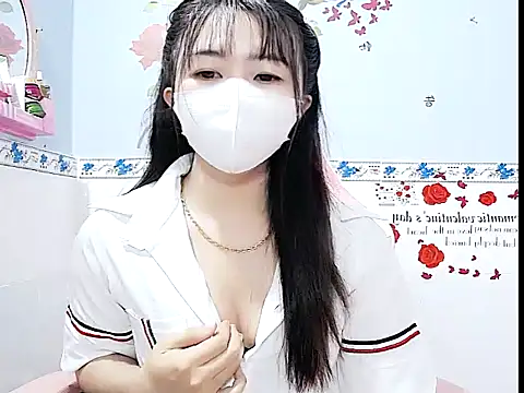 Snapshot of Emilysexy_cut chatting on May 28, 3:59 am Emilysexy cut online show from May 28, 3:59 am