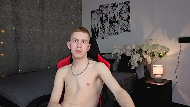 Snapshot of Tommy_CrashXXX chatting on May 11, 2:45 pm Tommy CrashXXX online show from May 11, 2:45 pm