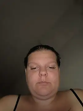 Snapshot of BadMommyyyyy chatting on July 12, 8:05 am BadMommyyyyy online show from July 12, 8:05 am